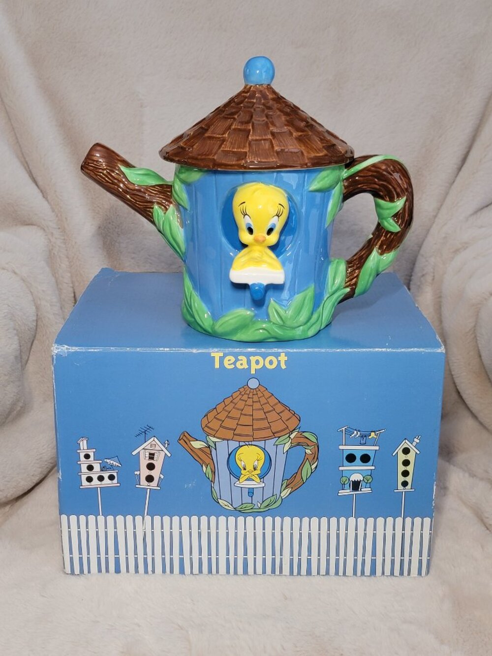 Vtg 1998 Warner Brothers Studio Store Tweety Bird Home Tweet Home Teapot MIB